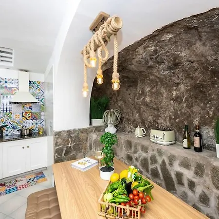 Апартаменти House On The Rock